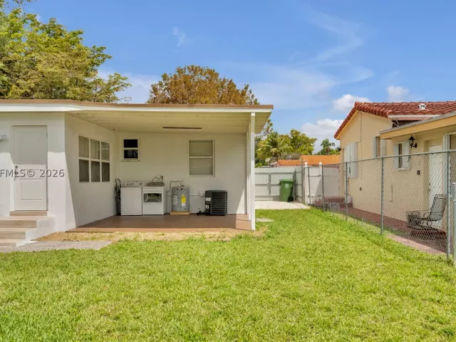 Продажа дома по адресу 4840 SW 5th Ter - фото 9278372