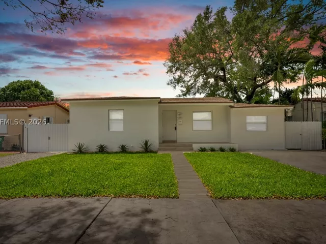 Продажа дома по адресу 4840 SW 5th Ter - фото 9278376