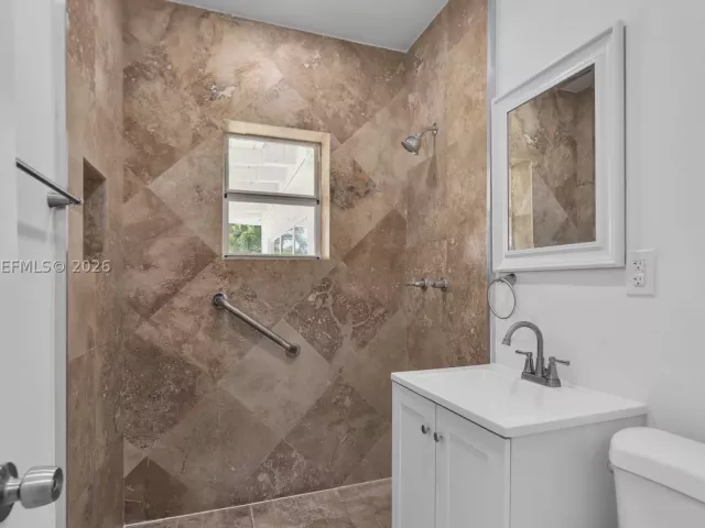 Продажа дома по адресу 4840 SW 5th Ter - фото 9278342