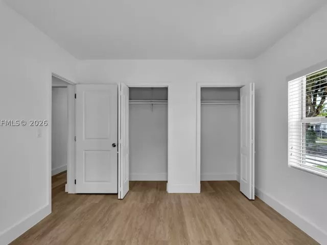 Продажа дома по адресу 4840 SW 5th Ter - фото 9278344