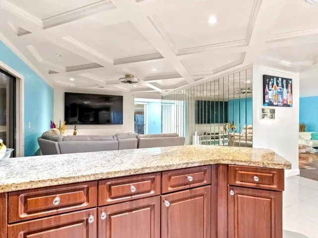 Продажа дома по адресу 1430 SW 88TH Way - фото 9279931