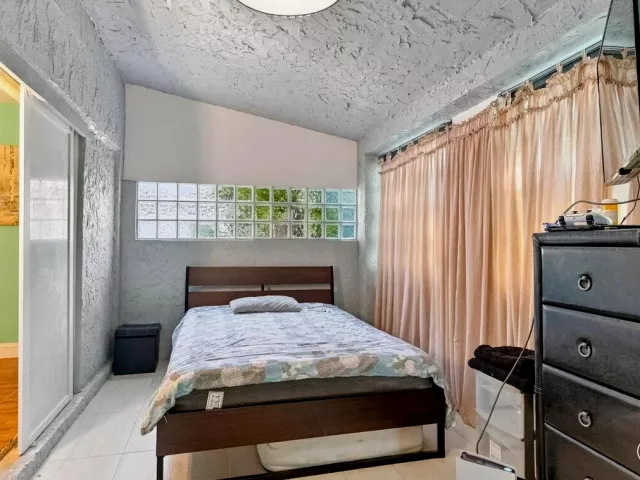 Продажа дома по адресу 1430 SW 88TH Way - фото 9279934