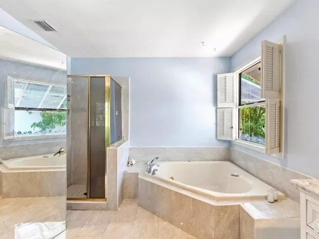Продажа дома по адресу 1430 SW 88TH Way - фото 9279943