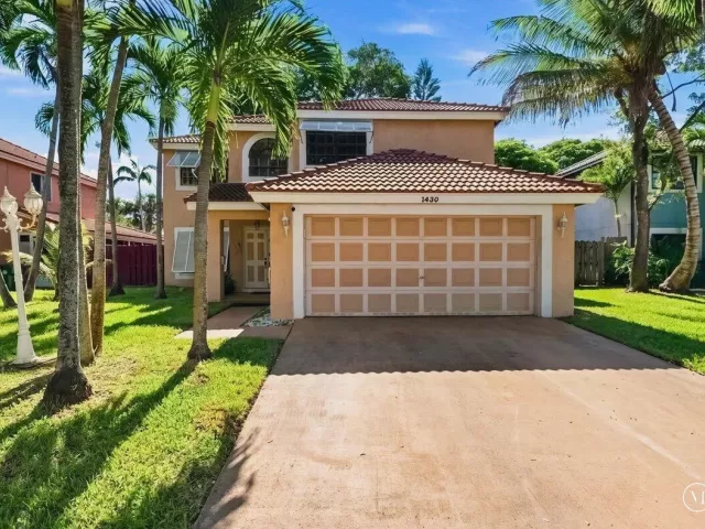 Продажа дома по адресу 1430 SW 88TH Way - фото 9279920