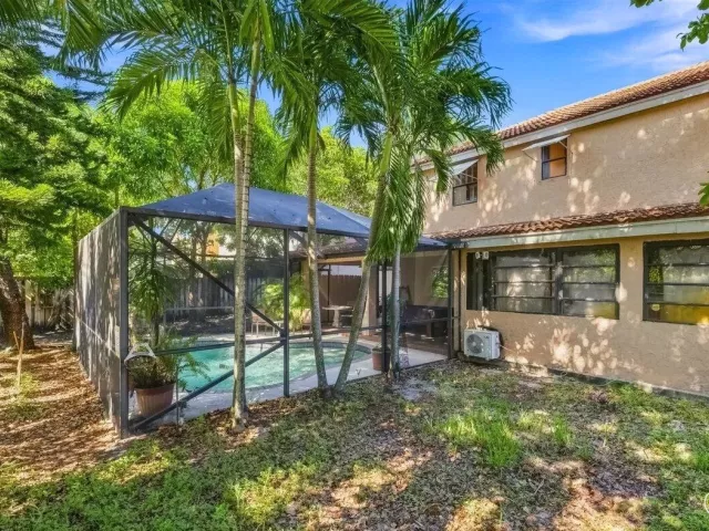 Продажа дома по адресу 1430 SW 88TH Way - фото 9279950