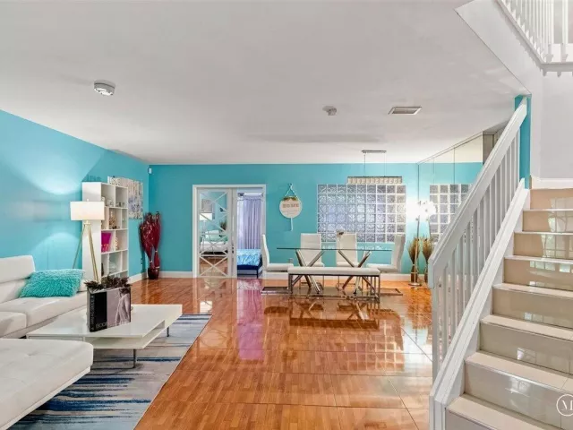 Продажа дома по адресу 1430 SW 88TH Way - фото 9279922