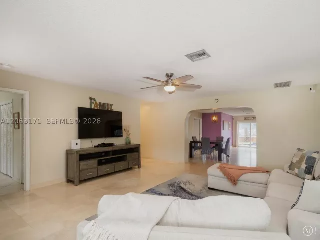 Продажа дома по адресу 3134 Pierce St - фото 9362832