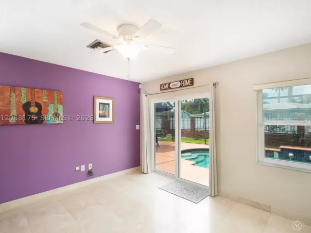 Продажа дома по адресу 3134 Pierce St - фото 9362834
