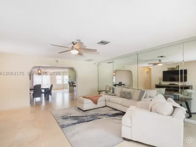 Продажа дома по адресу 3134 Pierce St - фото 9362828