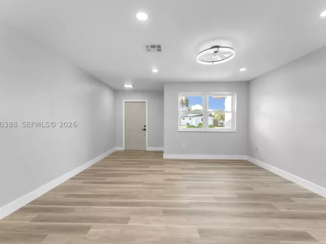 Продажа дома по адресу 425 NW 17th St - фото 9279962