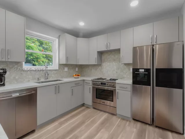 Продажа дома по адресу 425 NW 17th St - фото 9279963
