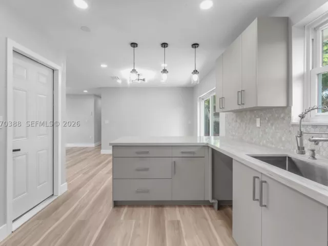 Продажа дома по адресу 425 NW 17th St - фото 9279967