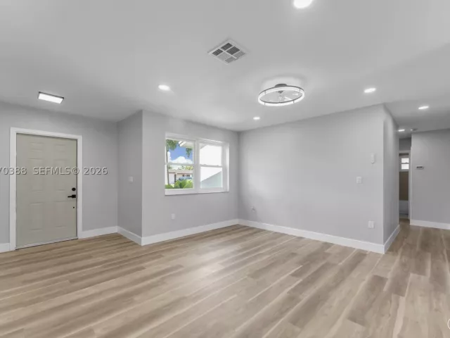 Продажа дома по адресу 425 NW 17th St - фото 9279968