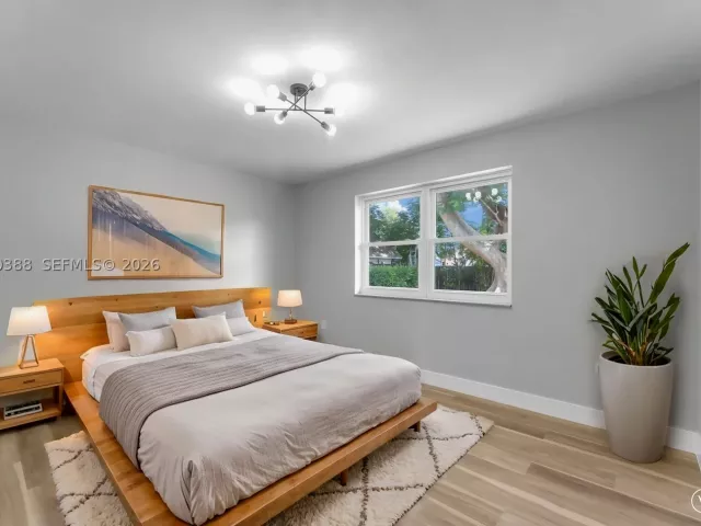 Продажа дома по адресу 425 NW 17th St - фото 9279969