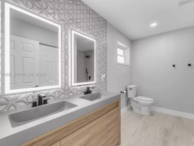 Продажа дома по адресу 425 NW 17th St - фото 9279970