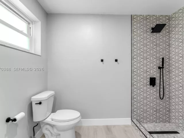 Продажа дома по адресу 425 NW 17th St - фото 9279972