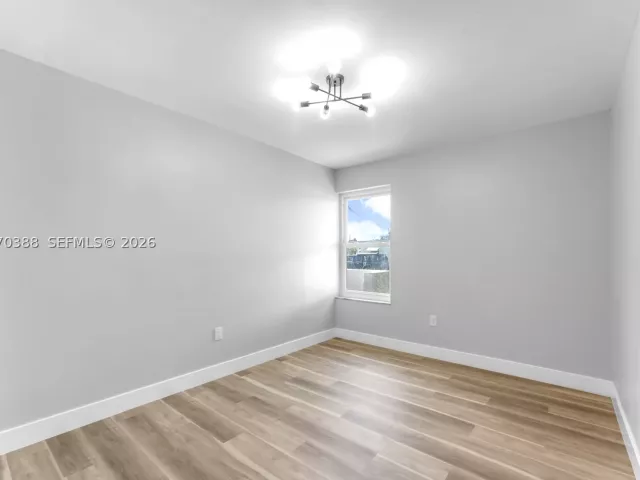 Продажа дома по адресу 425 NW 17th St - фото 9279975