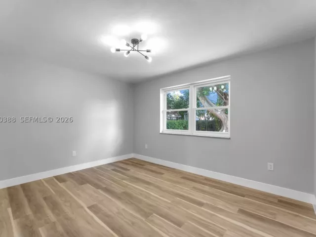 Продажа дома по адресу 425 NW 17th St - фото 9279977