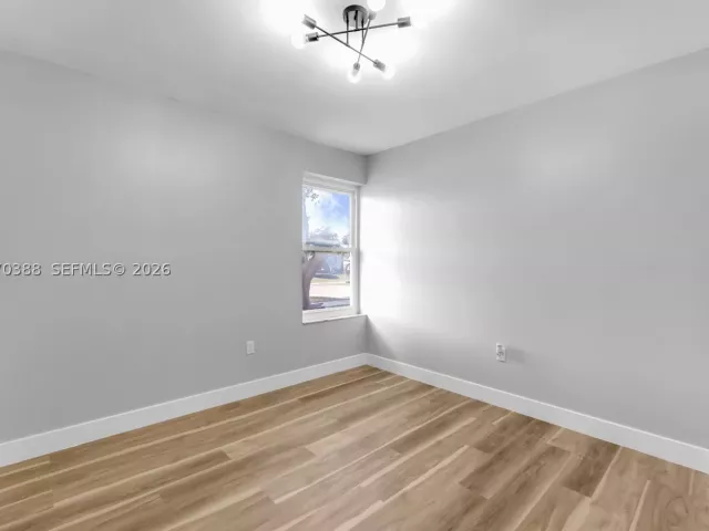 Продажа дома по адресу 425 NW 17th St - фото 9279981