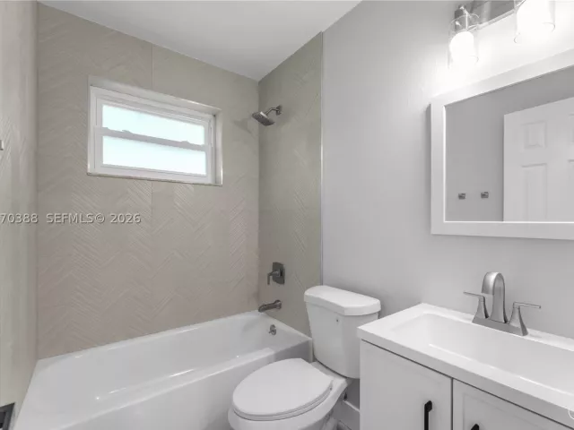 Продажа дома по адресу 425 NW 17th St - фото 9279983