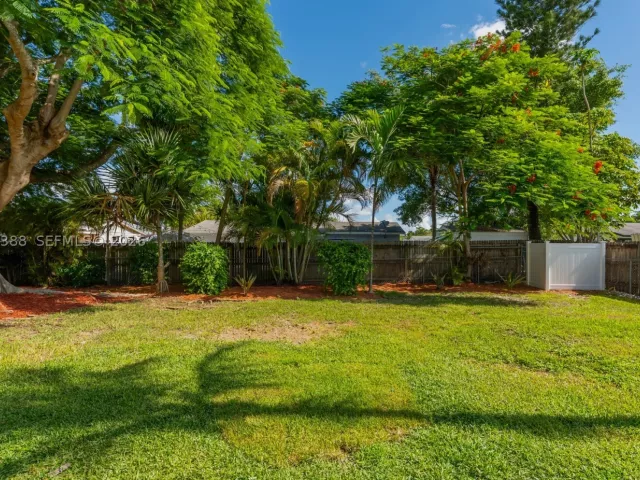 Продажа дома по адресу 425 NW 17th St - фото 9279986