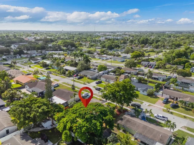 Продажа дома по адресу 425 NW 17th St - фото 9279993