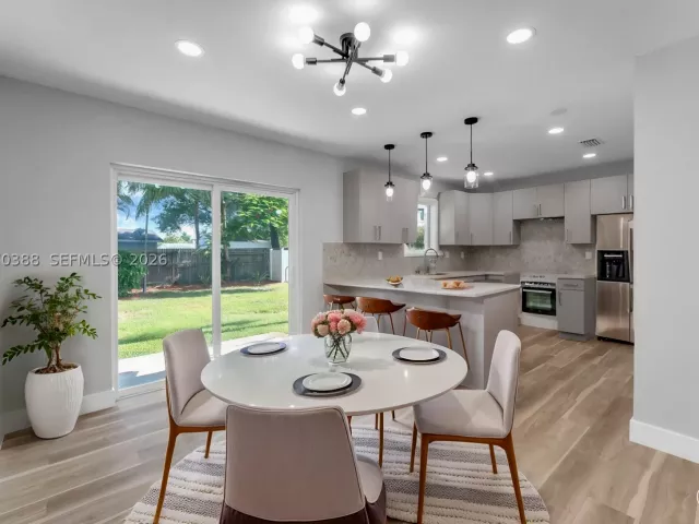 Продажа дома по адресу 425 NW 17th St - фото 9279959
