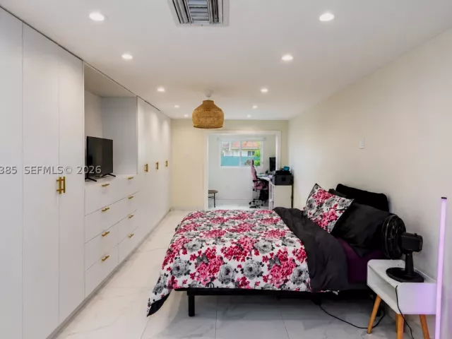 Продажа дома по адресу 12231 SW 1st St - фото 9296672