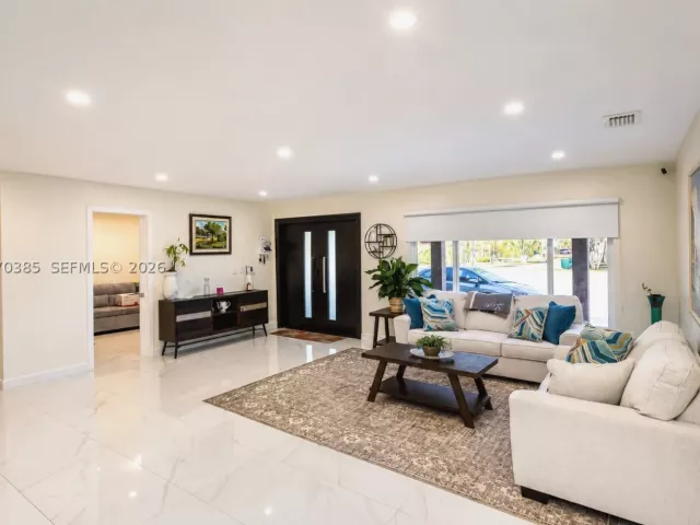 Продажа дома по адресу 12231 SW 1st St - фото 9296650
