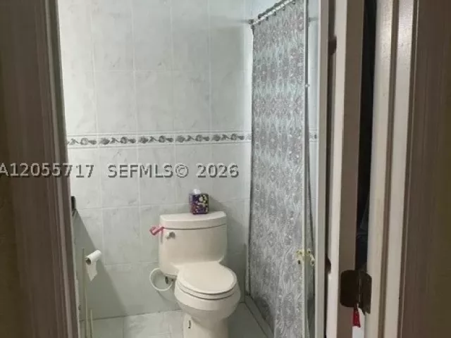 Продажа дома по адресу 16920 NW 19th Ave - фото 9279492