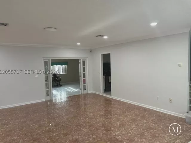 Продажа дома по адресу 16920 NW 19th Ave - фото 9279487