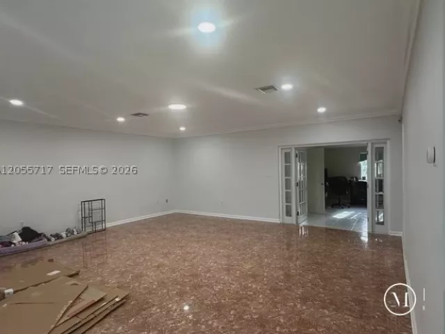 Продажа дома по адресу 16920 NW 19th Ave - фото 9279488