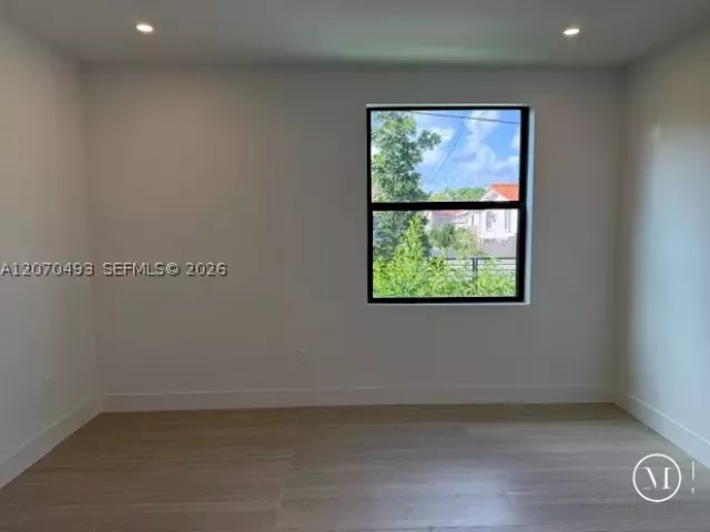 Продажа дома по адресу 2239 SW 14th St - фото 9301905