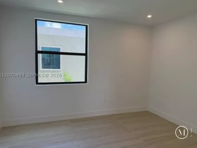 Продажа дома по адресу 2239 SW 14th St - фото 9301911
