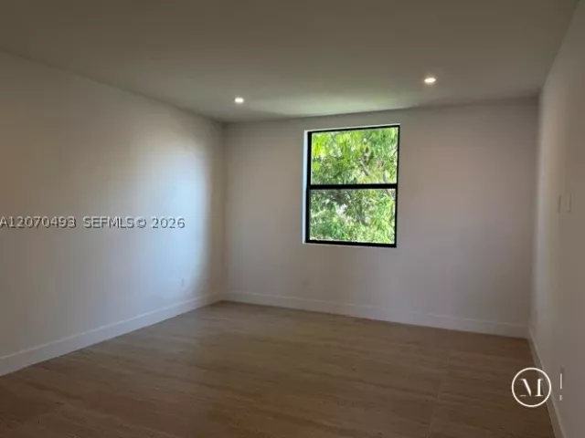 Продажа дома по адресу 2239 SW 14th St - фото 9301913