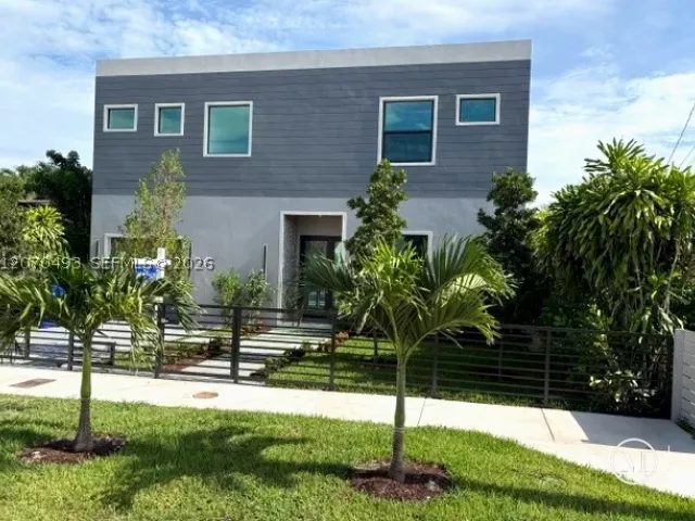 Продажа дома по адресу 2239 SW 14th St - фото 9301897