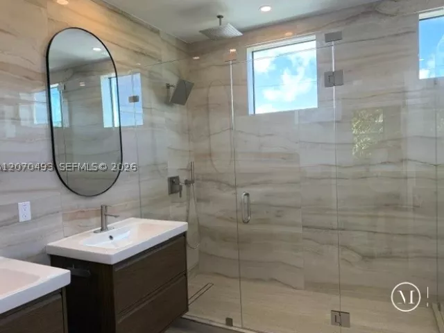 Продажа дома по адресу 2239 SW 14th St - фото 9301916