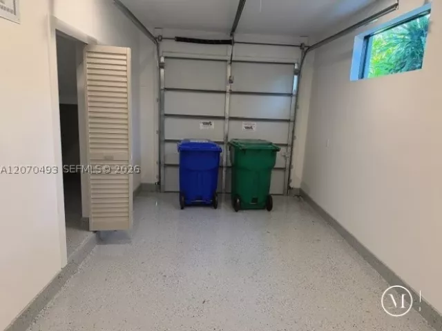 Продажа дома по адресу 2239 SW 14th St - фото 9301921
