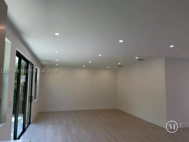 Продажа дома по адресу 2239 SW 14th St - фото 9301901