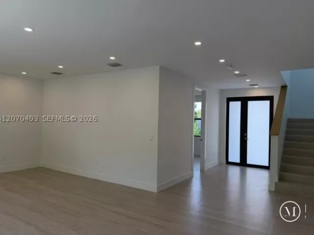 Продажа дома по адресу 2239 SW 14th St - фото 9301902