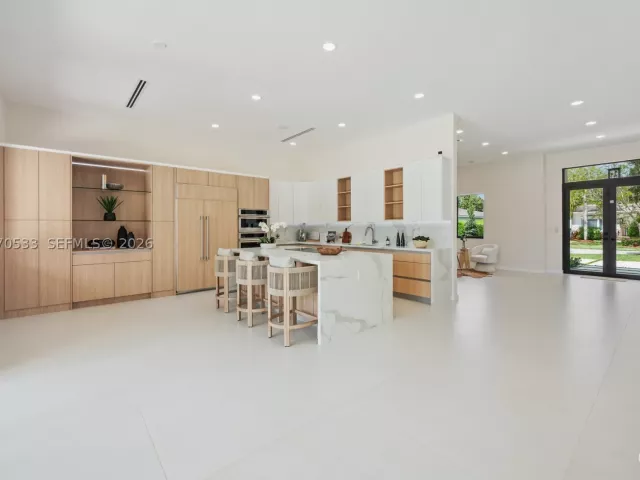 Продажа дома по адресу 6990 SW 58th St - фото 9281620