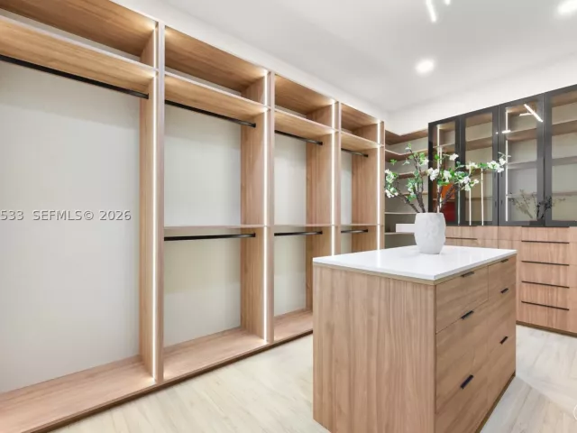 Продажа дома по адресу 6990 SW 58th St - фото 9281636