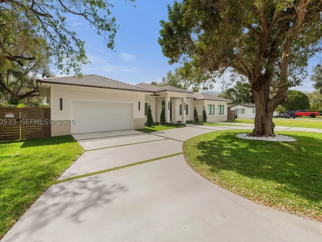 Продажа дома по адресу 6990 SW 58th St - фото 9281613