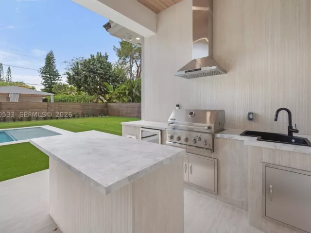 Продажа дома по адресу 6990 SW 58th St - фото 9281645