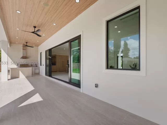 Продажа дома по адресу 6990 SW 58th St - фото 9281646