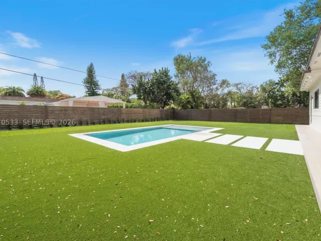 Продажа дома по адресу 6990 SW 58th St - фото 9281651