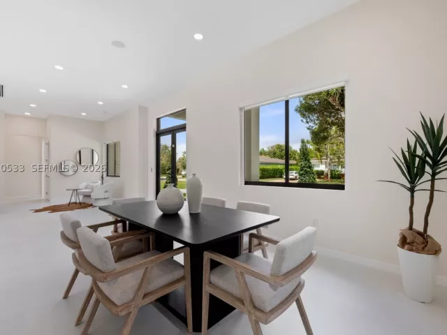 Продажа дома по адресу 6990 SW 58th St - фото 9281618
