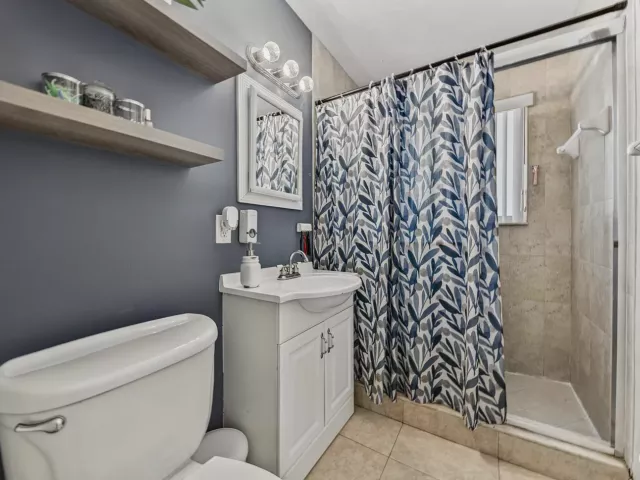 Продажа дома по адресу 1419 SE 1ST Way - фото 9345011