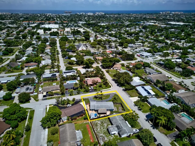 Продажа дома по адресу 1419 SE 1ST Way - фото 9345026