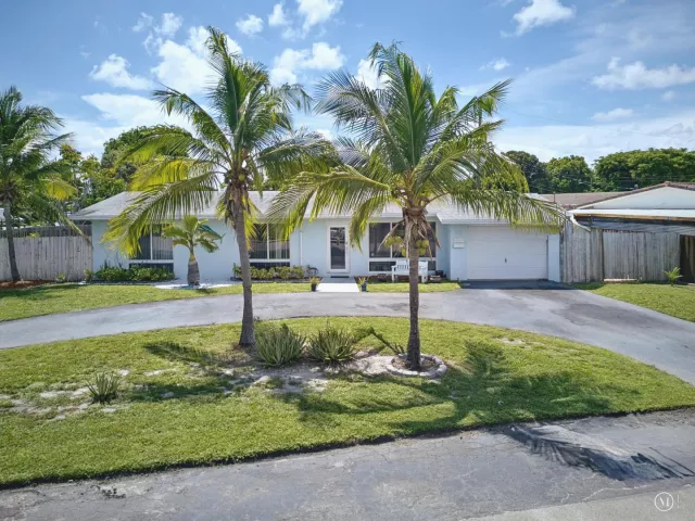 Продажа дома по адресу 1419 SE 1ST Way - фото 9345030
